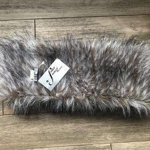 New Faux fur cowl collar